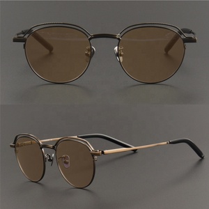 Gafas de Sol de Titanio de Moda, de Lujo, con Logotipo Personalizado, Cat3 UV400, Gafas de Sol Polarizadas de Lujo Italianas - Product Image 4