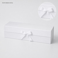Boîte cadeau étanche blanche étroite avec doublure en éponge, ruban et couvercle à charnière pour cadeaux de détail, emballage saisonnier, commandes personnalisées, fournitures