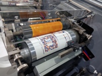Presse d'impression flexographique industrielle automatique en ligne pour étiquettes, imprimante continue haute performance pour autocollants et cartes en papier, 10 couleurs, nouvelle technologie de séchage UV