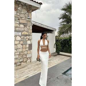Conjunto de Bikini Blanco con Tiras Ajustables, Traje de Baño con Elegante Detalle de Amarre - Product Image 5