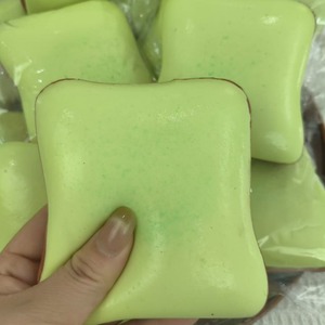 Juguete Antiestrés de Goma Suave Realista con Forma de Tostada de Crema, Colores Surtidos, de Levantamiento Lento, el Más Vendido - Product Image 4