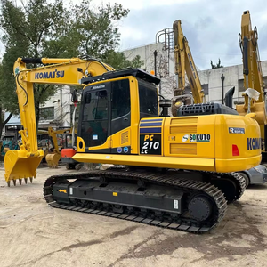 Excavadora hidráulica de cadenas Komatsu PC240LC-8 usada con motor diésel SAA6D107E-1 y cucharón de 1.89 m³ para proyectos de construcción - Product Image 1
