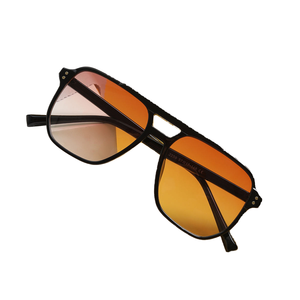 Gafas de Sol Polarizadas UV400 con Marco Metálico Cuadrado Extra Grande, Unisex, Lentes de PC, Rayas Marrón/Negro/Blanco/Verde - Product Image 1