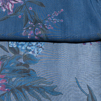 Tissu en jean imprimé Hortensia Lys 100% Lyocell Écologique Léger Décoloré Violet Bleu Motif Floral Couleurs Vives Garçons Filles