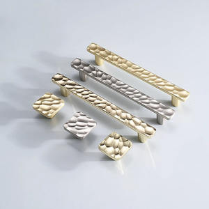 Hot Selling New Minimalist Design Zink legierung Kleider schrank Schrank Schublade Griffe Kreative Hammer Muster Einfache luxuriöse Küche - Product Image 4