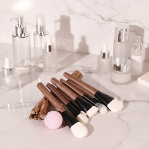 Set Kuas Makeup Tahan Air Yoly Daily - Bulu Sintetis Vegan Gagang Kayu Walnut Model Smudge/Flat/Fan Pilihan Logo Kustom - Product Image 1