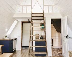 Petite Maison Moderne de Luxe à Châssis en A <span class=keywords><strong>Kit</strong></span> Préfabriqué Imperméable Bureau Boutique en Acier Panneau Sandwich pour Appartements Triangle Maison - Product Image 3