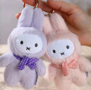 Scatola a Sorpresa in Peluche a Tema Cartoni Animati e <span class=keywords><strong>Film</strong></span> con Confezione Singola - 12+ Ornamenti da Appendere - Product Image 3