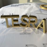 Papan Huruf Saluran Emas Custom dengan Lampu Latar untuk Salon Kecantikan SPA Studio Kuku Bersertifikat CE RoHS SGS OEM ODM Baja Tahan Karat