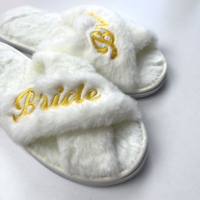 Pantoufles de Mariée en Fourrure Blanche Brodées, Cadeau de Demoiselle d'Honneur, Prix Abordable, Vente Flash