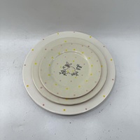Assiette à salade en céramique peinte à la main de 8 pouces avec décoration de lapin