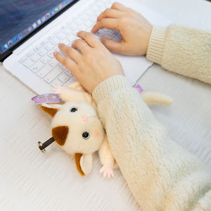 Divertido Llavero de Peluche con Forma de Mano, Juguete de Peluche al por Mayor para Regalo de Cumpleaños para Niños - Product Image 3