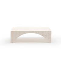 Table à thé unique en marbre à quatre coins arqués, sculptée à la main en bloc de travertin, ton neutre, support de décoration moderne