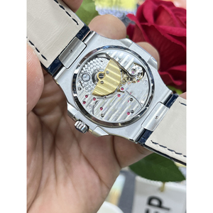 Reloj de Diseño de Lujo para Hombre, Multifunción, Clásico, con Detalles de Moissanita y Correa de Cuero de Alta Calidad - Product Image 4