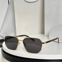 Lunettes de soleil unisexes rétro de créateur populaires, de haute qualité, avec monture carrée dorée, protection UV400, verres dégradés
