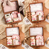 Panier en rotin tressé avec tasse et soucoupe en céramique, boîte à dragées pour cadeaux de demoiselles d'honneur