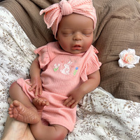 Boneka Reborn Silikon Lembut Ultra Realistis 18 inci, Bayi Perempuan Tidur Menggemaskan, Boneka Terapi Bayi Baru Lahir Kulit Gelap untuk Koleksi