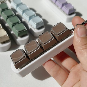 4-Phím Bàn Phím Cơ Khí Đồ Chơi Keychain Đảng Căng Thẳng Cứu Trợ Fidget Bàn Phím Đồ Chơi Ngón Tay Bàn Phím DIY Fidget Nút Keycap - Product Image 2