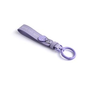Llaveros de Moda Color Morado, Llavero Personalizado de Cuero PU con Nombre y Pequeño Colgante - Product Image 3