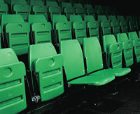 Fabriqué en Italie, marque CETA, surface en plastique durable à effet gaufré, siège ergonomique inclinable, dispositif à ressort automatique, certifié EN 12727