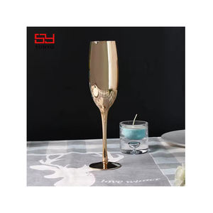 أكواب شمبانيا كريستالية شفافة ملونة أنيقة للهدايا من سونيو بالجملة، بلون ذهبي وردي لحفلات الزفاف - Product Image 5