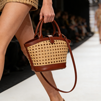 Bolsa de Cesta de Rattan Vintage para Mulheres - Bolsa de Mão e Transversal de Luxo com Detalhes em Couro para Praia de Verão e Uso Diário