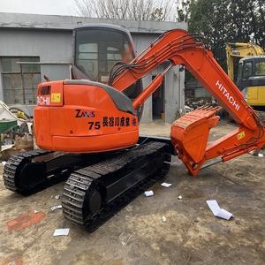 Excavatrice sur chenilles Hitachi ZX75 d'occasion, certifiée CE, faible nombre d'heures de fonctionnement, haute qualité, d'origine japonaise, en vente à prix avantageux. - Product Image 3