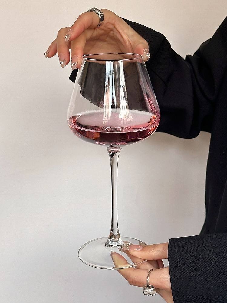 Verre à vin rouge à lueur plate