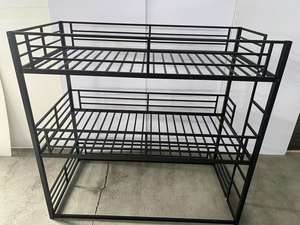 <span class=keywords><strong>Lit</strong></span> superposé double XL triple avec garde-corps Cadre en acier robuste pour dortoirs adolescents <span class=keywords><strong>Lit</strong></span> superposé <span class=keywords><strong>empilable</strong></span> en métal à 3 niveaux pour chambres partagées - Product Image 4