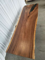 Prix réduit Plateau de table en bois massif avec bord naturel en résine époxy pour table à manger