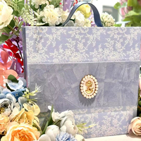 Exquisite Geschenkbox für Kerzen aus recycelten Materialien mit geprägtem Klappdeckel, handgefertigt, Fusion aus Eleganz und Kreativität, unvergessliche Geschenke