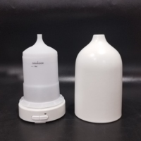 Diffuseur électrique ultrasonique en céramique pour huiles essentielles, design simple, nouvelle arrivée, fabrication OEM ODM, blanc