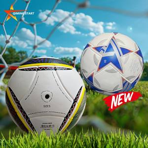 Lanceur de ballon de football professionnel pour l'entraînement avec ballon de football en cuir PU thermosoudé taille 4 et 5 pour le championnat d'Europe et le monde - Product Image 1