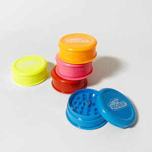 Broyeur manuel portable à 3 couches en plastique de 60 mm pour tabac et herbes, option logo personnalisé - Product Image 2