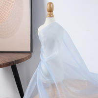 Tissu en maille de dentelle 100 % polyester ultra-fin 20D bleu respirant 20 g/m² pour entoilage ou emballage floral, tissu en tulle doux comme de la soie
