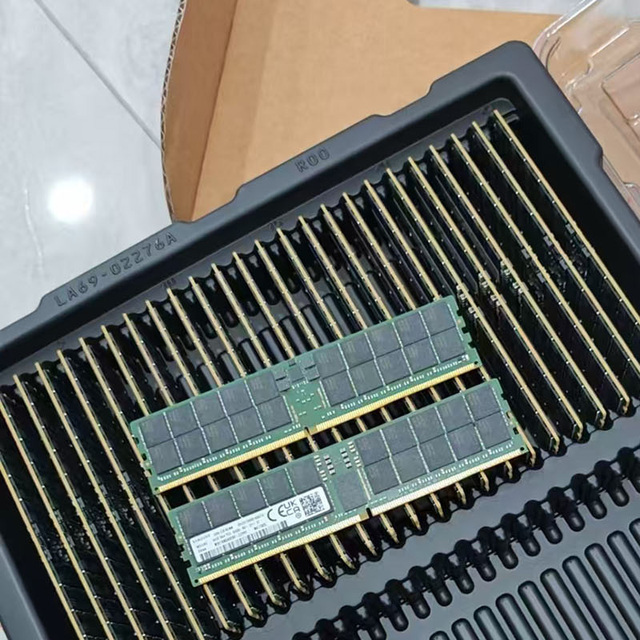 2RX4 PC5-5600AA-RDIMM ECC Registered Server Memory Module M321R8GA0EB2-CWM 5600 64G