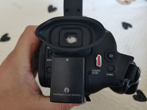 Caméscope professionnel HD Canon XA30 95% neuf avec objectif zoom 20x et enregistrement vidéo 1080P - Product Image 4