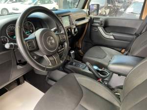 <span class=keywords><strong>Jeep</strong></span> Wrangler Unlimited <span class=keywords><strong>Rubicon</strong></span> AWD SUV Turbo <span class=keywords><strong>2015</strong></span>, Bajo Kilometraje, Caja de Cambios Automática, Volante a la Izquierda, Color Oscuro, Funcionando con Gasolina - Product Image 5