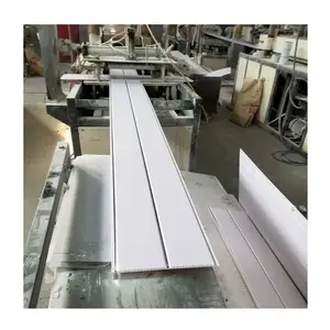 长期印刷高光泽200 * 7毫米工厂快速安装白色聚氯乙烯天花板