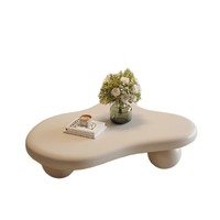Table basse en forme de nuage nordique avec pieds ronds pour la décoration du salon