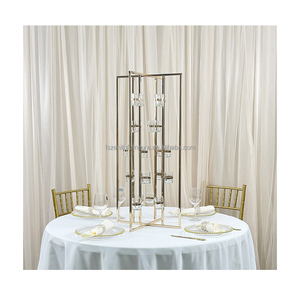 Centrotavola Decorativo in Metallo Dorato per Matrimoni e Feste - Product Image 5