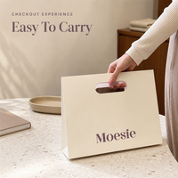 Sac de courses en papier kraft personnalisé OEM avec poignée découpée pour emballage de vêtements, cadeaux, boutiques, vente en gros, marque privée
