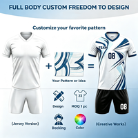 Tenue de football personnalisée, nouveau design, haute qualité, manches courtes, imprimée, respirante, séchage rapide, 100% polyester, maillots d'équipe pour hommes