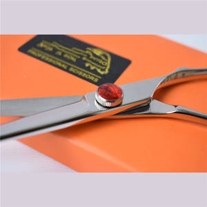 กรรไกรตัดผมแม็กซ์ 6 นิ้ว กรรไกรซอยผมแบบแบน สแตนเลส SUS440C สำหรับคนถนัดขวา ด้ามจับตามหลักสรีรศาสตร์ - Product Image 4