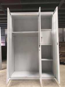 خزانة ملابس هندية من الفولاذ المعدن لها 3 أبواب أثاث منزلي أنيق خزانة ملابس هندية من الفولاذ المعدني لغرفة النوم بألوان عصرية مخصصة - Product Image 4