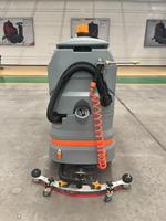 770 modèle ventes directes d'usine Ride-On 4-5 heures de temps de travail épurateur entrepôt ciment nettoyeur de sol