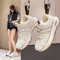 Un fabricant puissant fournit des chaussures de sport décontractées pour femmes, des chaussures à semelles épaisses populaires, des chaussures en maille respirante, et