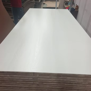 Falcata Lõi 18Mm Độ Bóng Cao UV <span class=keywords><strong>Blockboard</strong></span> E1 Lớp Nhiều Lớp Melamine <span class=keywords><strong>Blockboard</strong></span> Cho Đồ Nội Thất - Product Image 5