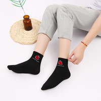 Chaussettes simples et mignonnes en gros pour adultes