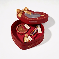 Emballage en carton pour chocolat avec logo personnalisé, feuille d'or haut de gamme, boîte cadeau en forme de cœur pour le Nouvel An, avec ruban